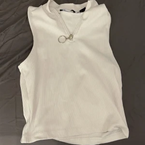 Topp  - Topp från lager i fint skick:) storlek xs/s