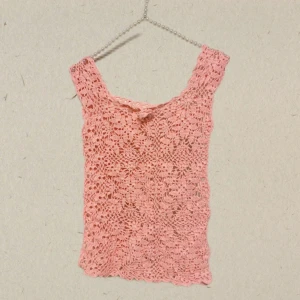 Virkat linne  - Så snyggt med ros! 