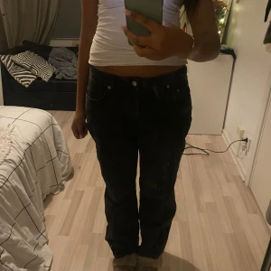 Jeans - Skit snygga lite baggy jeans köpta från lager157. Säljer eftersom att dom inte kommer till användning