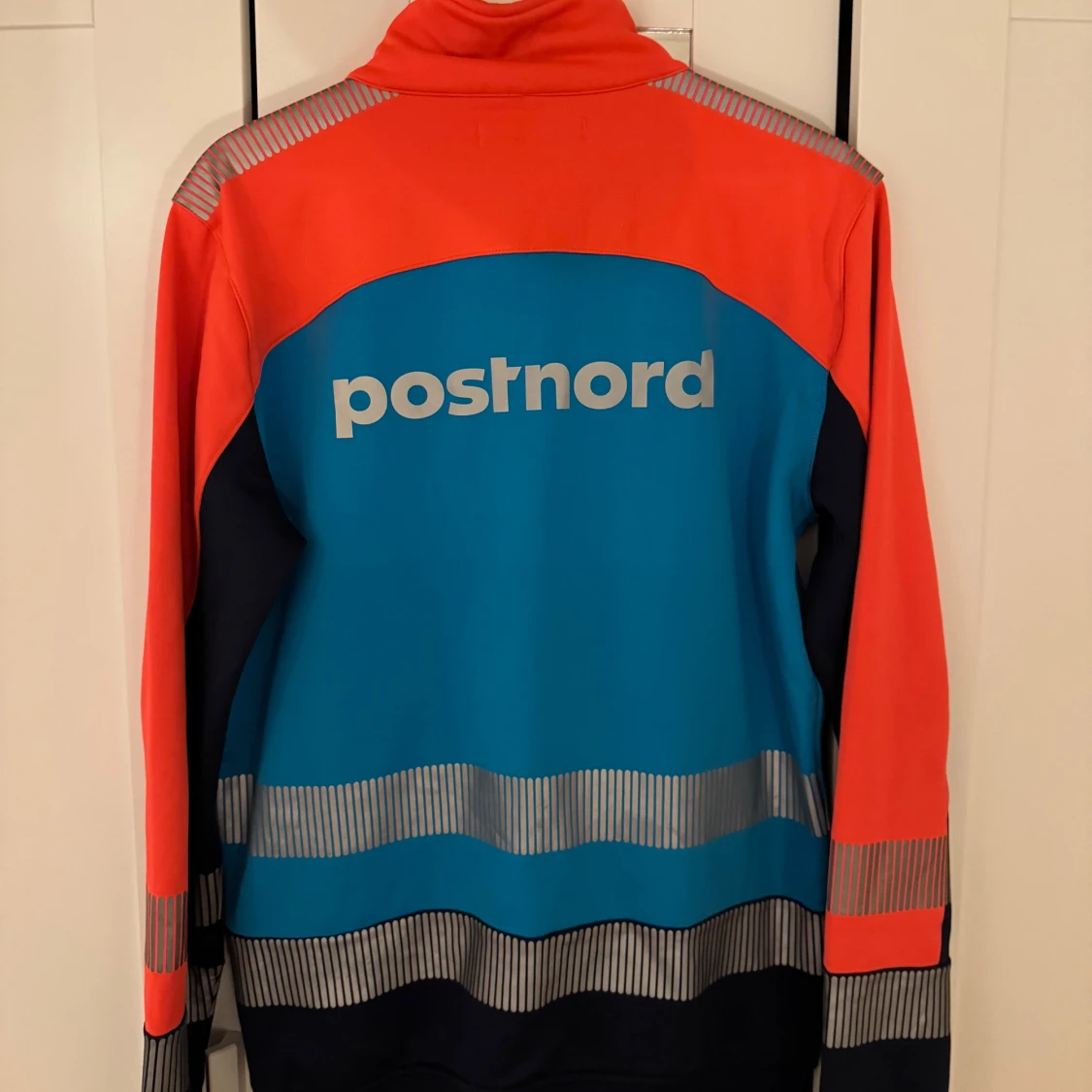 Tröja märkt Postnord - 91