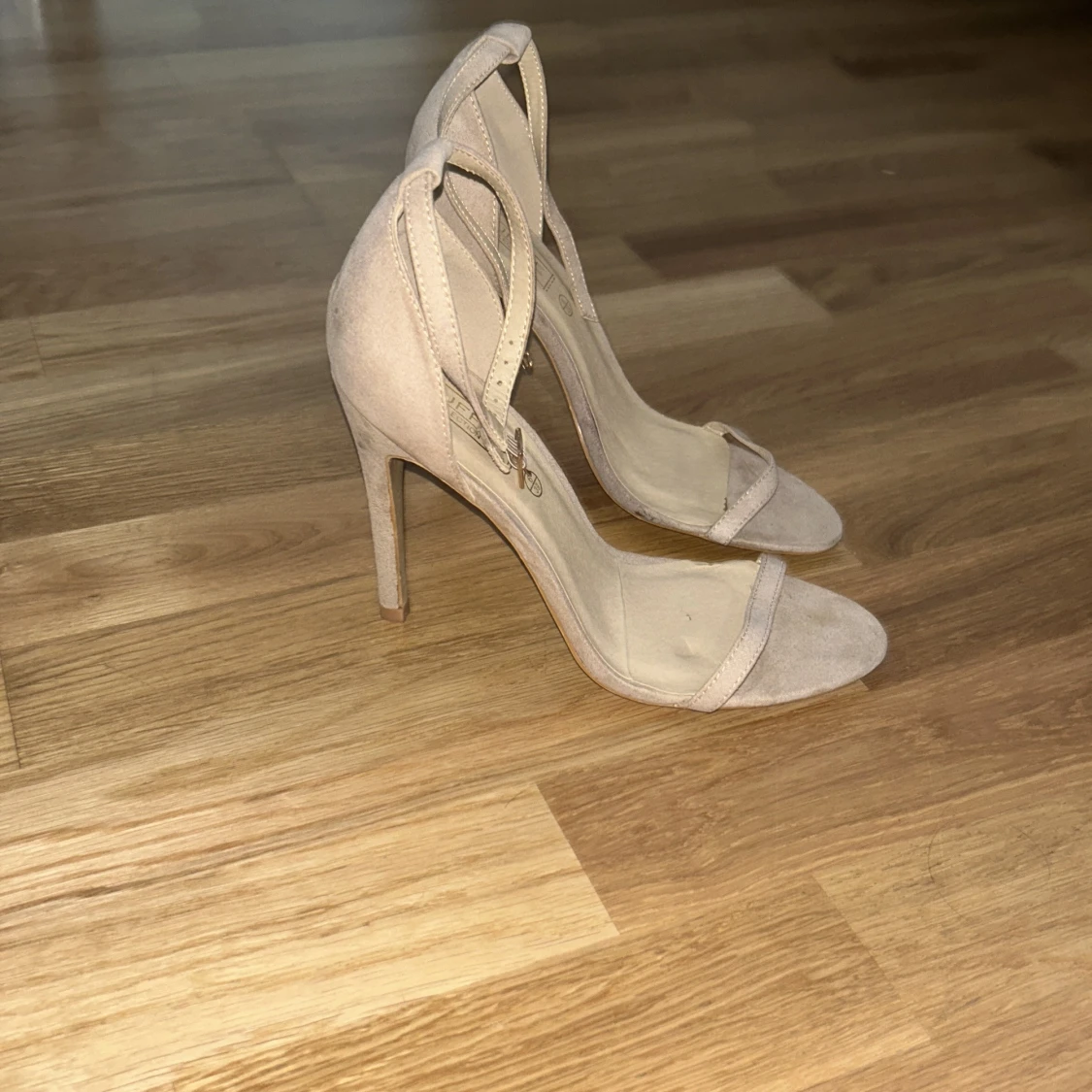 Beiga klackskor  - 90