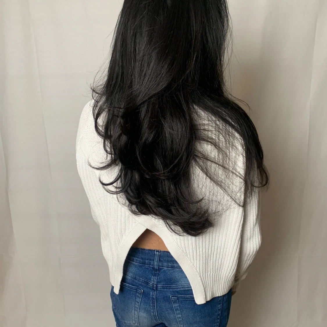 Vit stickad tröja med öppen rygg - 90