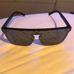 Louis Vuitton  - Passar inte i dem så vill sälja.