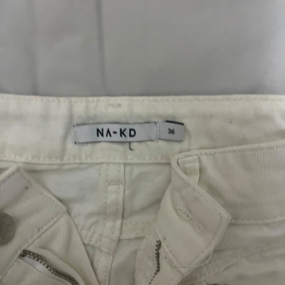 Vita byxor från NA-KD - 90
