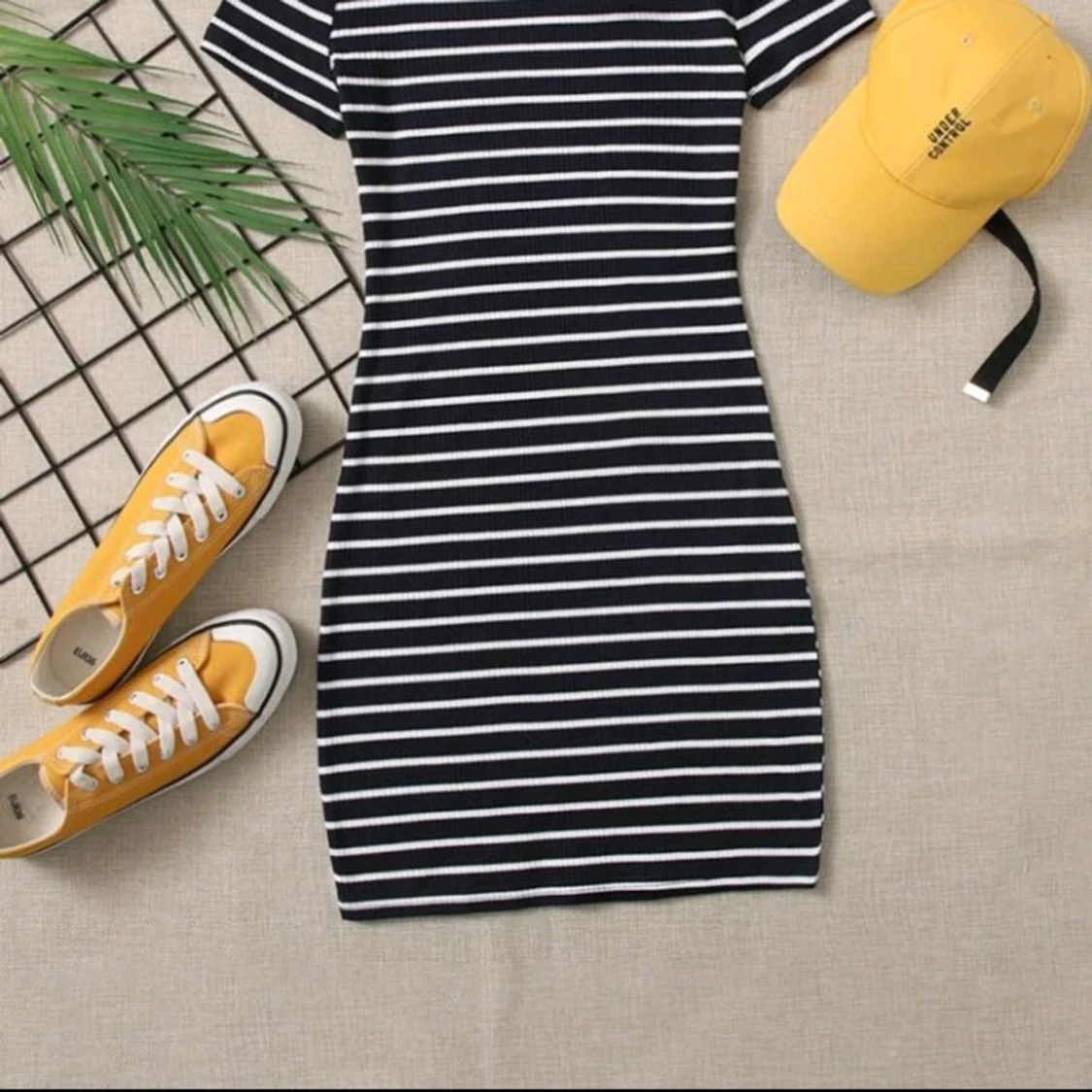 Randig ribbad klänning 