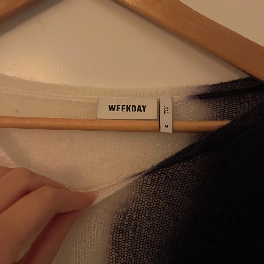 Svart och blå tröja från Weekday - 90