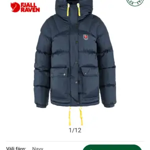 Jag söker efter en Expedition down lite jacket i strl S-M. Kan tänka mig betala 3500kr