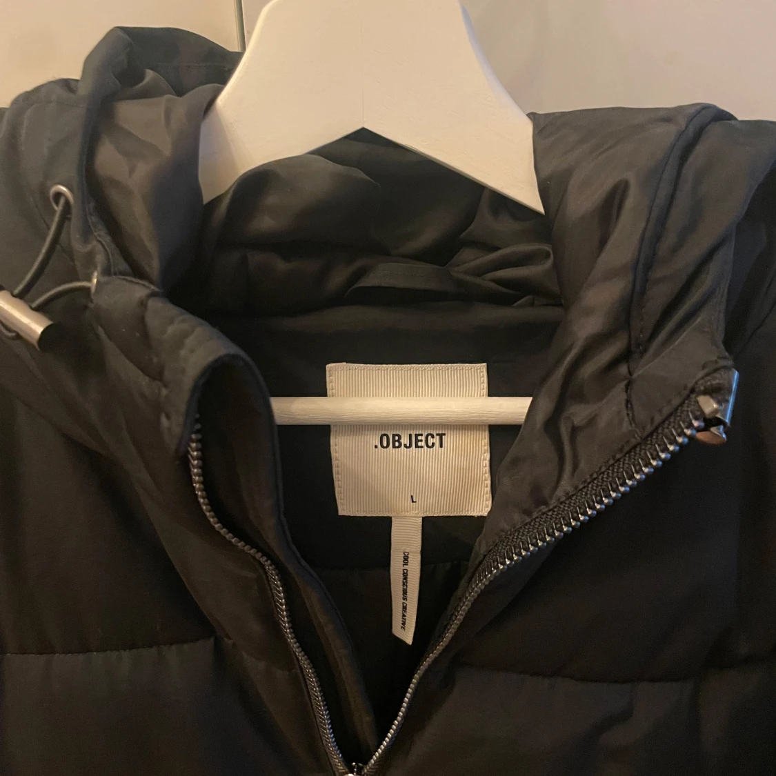 Svart dunjacka från Object - 91