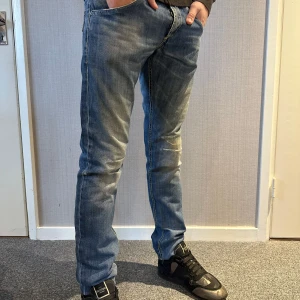 Dondup jeans - Dondup Jeans | Skick 9/10 | Passform slim Fit |Nypris 3500kr | Modellen är 178cm och väger 63Kg | :Str 31 | Skriv vid funderingar!