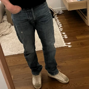 Jack&Jones RDD ROYAL - Blåa Jack&Jones RDD ROYAL jeans i storleken W32 L30 och nypris är 999,5kr.                           Jag är 177cm och väger 76kg,