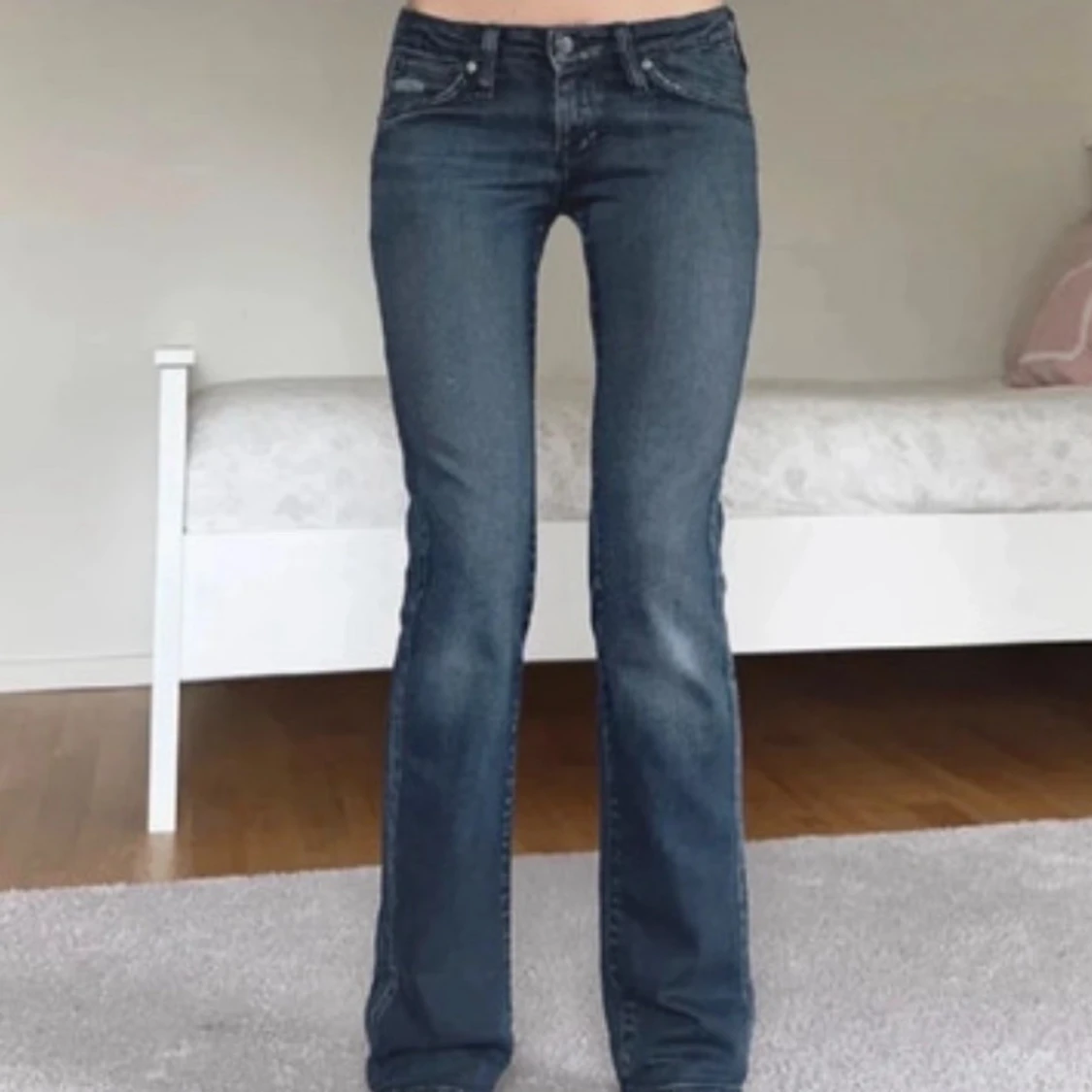 Blå bootcut jeans