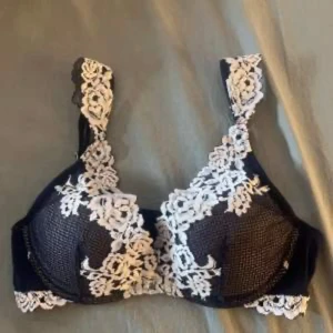 intimissimi bh 70b - säljer en jättefin bh från intimissimi i storlek 70b då den inte passade som jag hade tänkt mig ❤️💌