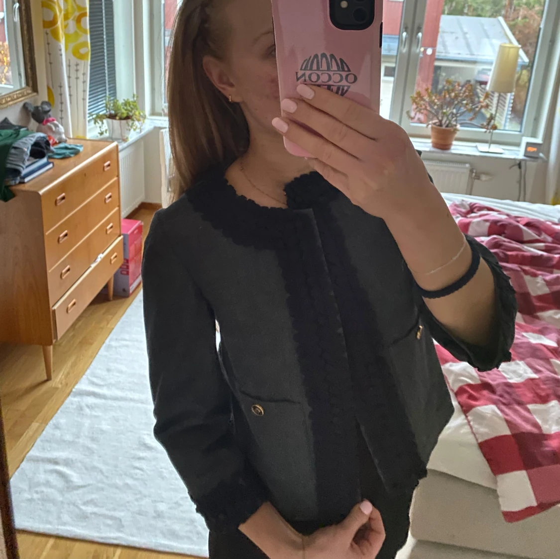 Tunnare jacka/kofta med guld detaljer  - 90