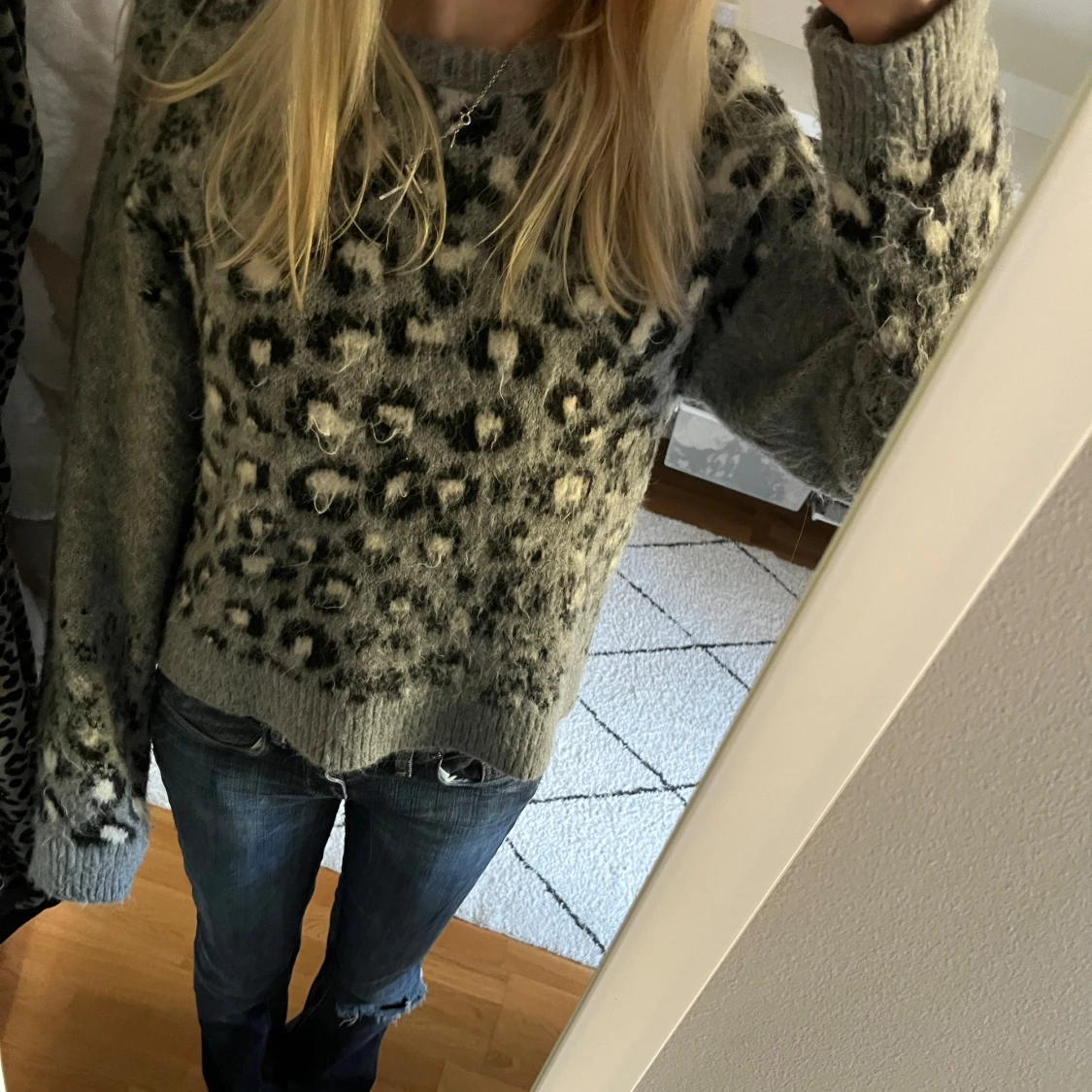 Leopardmönstrad tröja