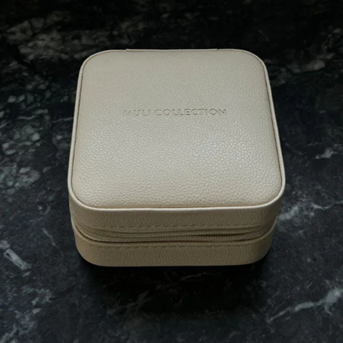 Beige smyckeskrin från Multi Collection - 91