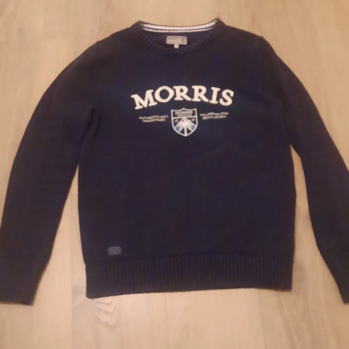 Mörkblå tröja från Morris