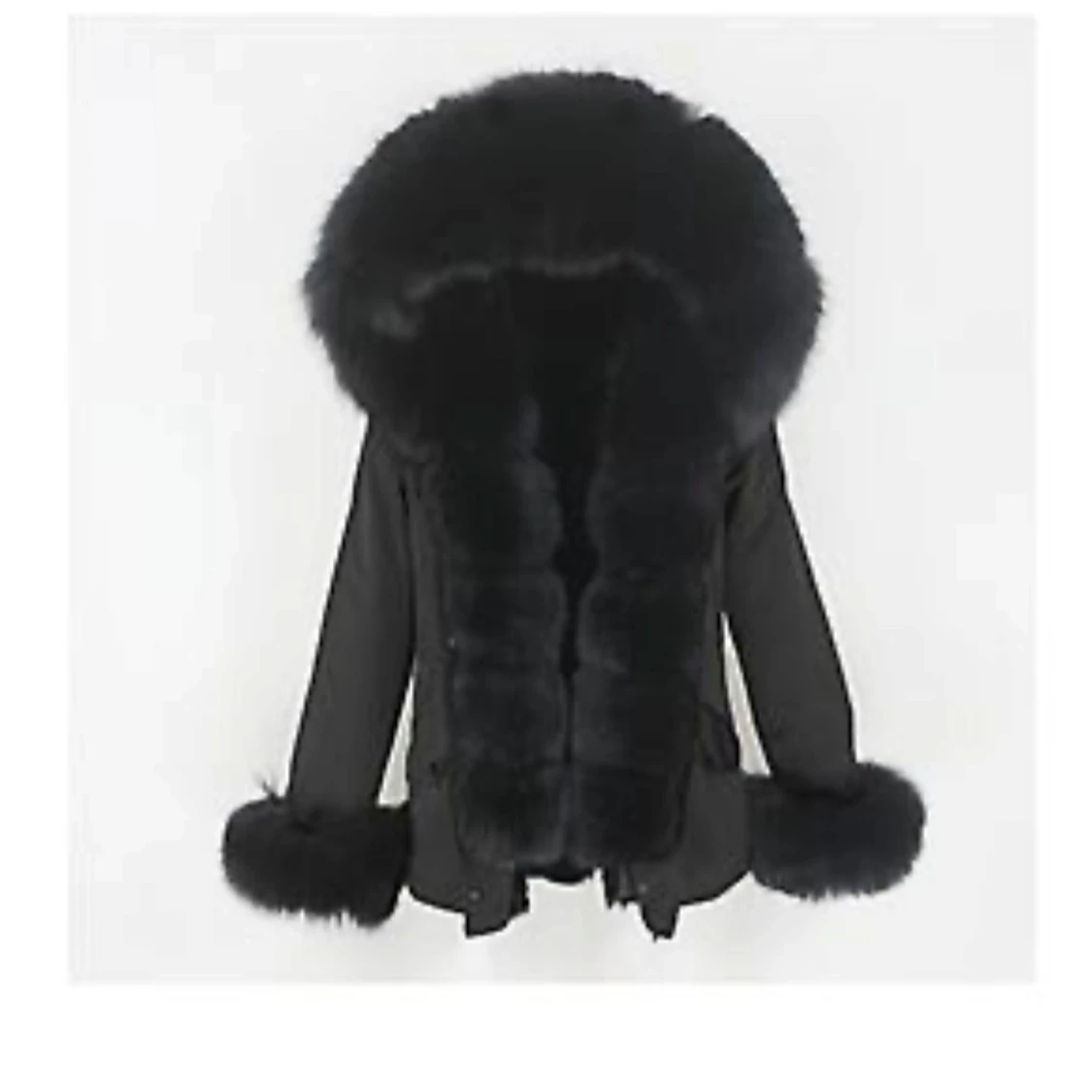 Svart kappa med pälsdetaljer - 91