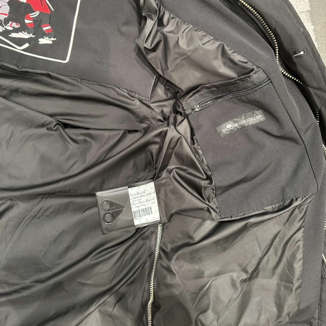 Svart dunjacka från Moose Knuckles - 28