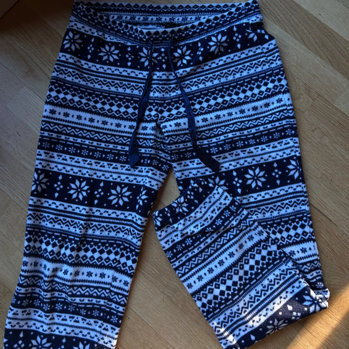 Mönstrade mjukisbyxor från H&M