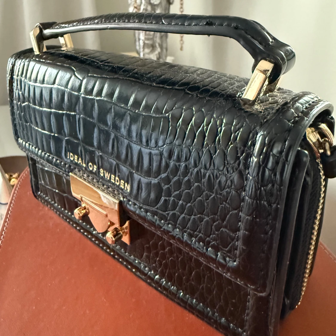 Svart handväska från Ideal of Sweden - 90