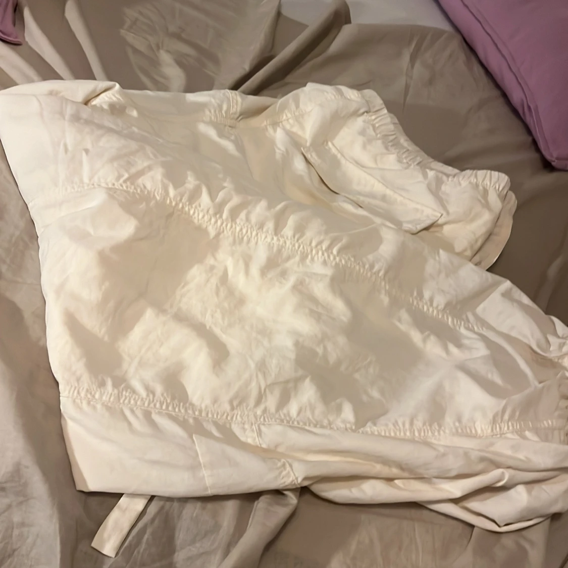 Vita byxor från H&M - 90