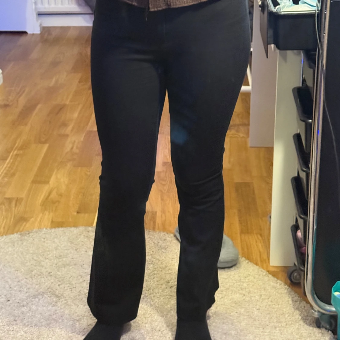 Svarta bootcut byxor