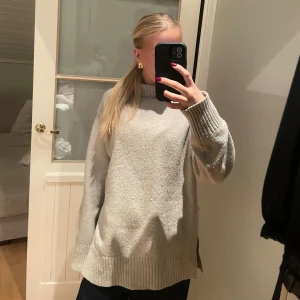 Beige stickad tröja - Stickad tröja från hm 