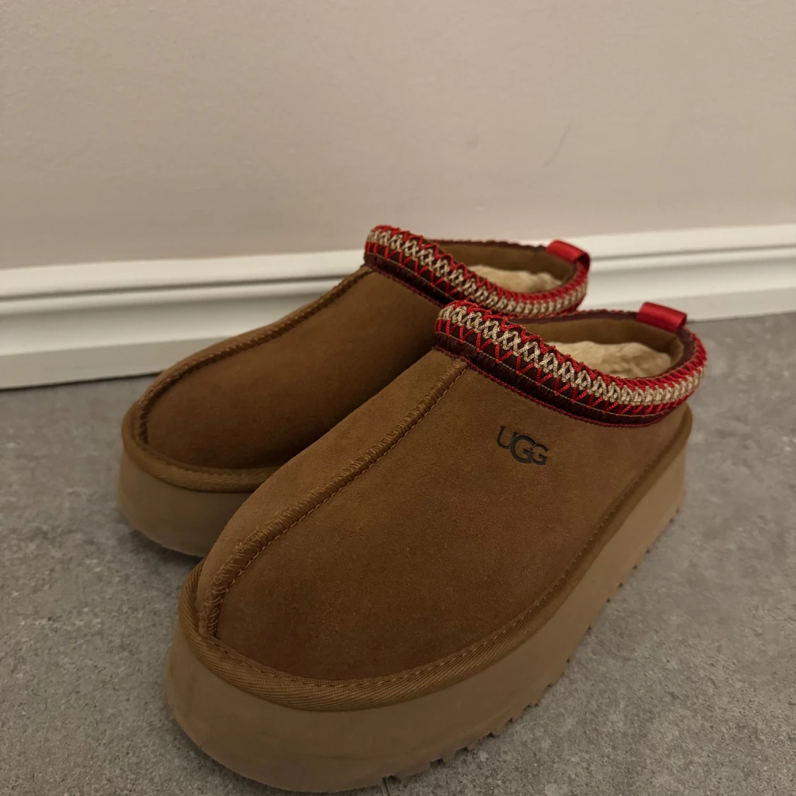 UGG Tazz - 90