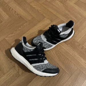 adidas x sns x social status ultraboost se - oanvända, kommer utan box 