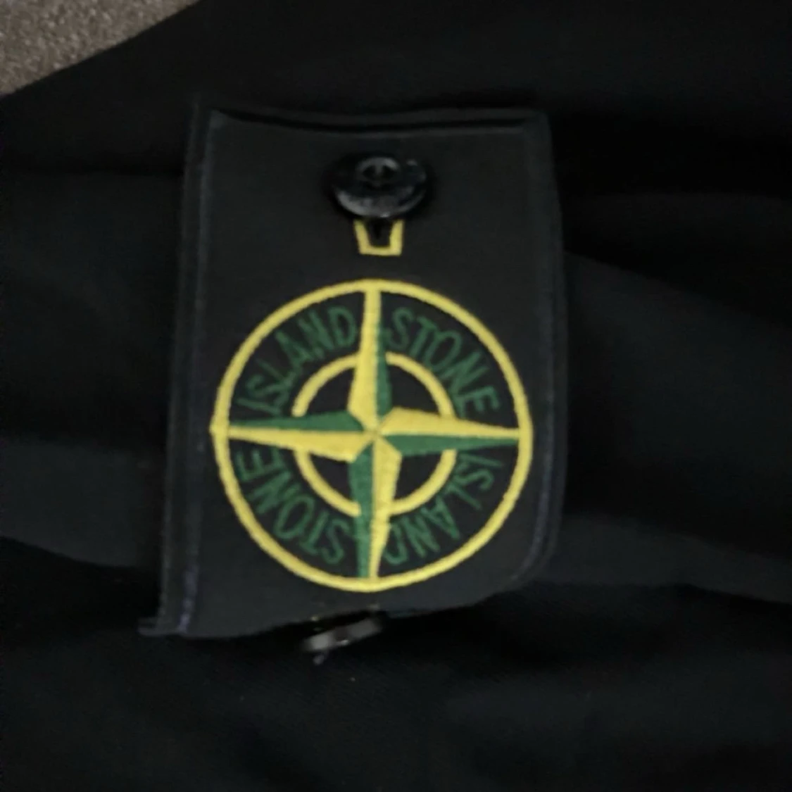 Svart hoodie från Stone Island - 90