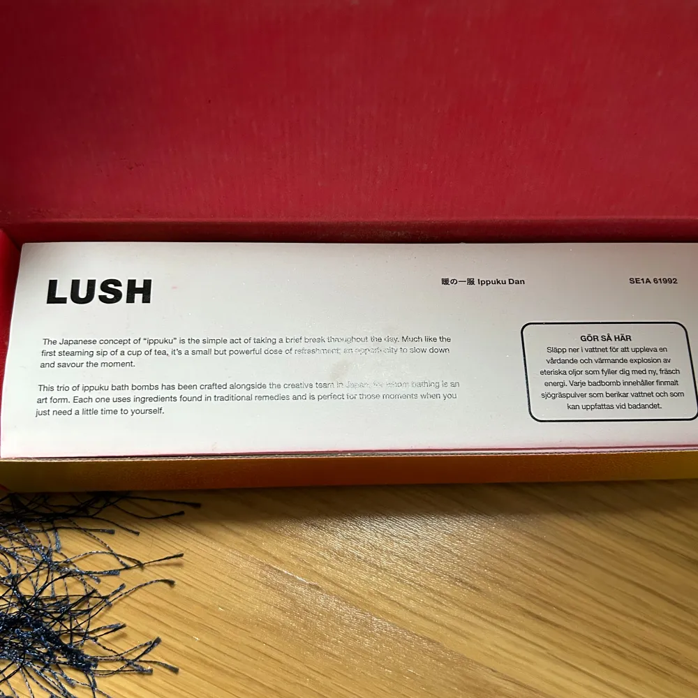 Säljer en trio av Lush Ippuku Dan badbomber. Perfekt för en avkopplande stund i badet. Varje badbomb har unika ingredienser inspirerade av traditionella japanska metoder. Kommer i en färgglad förpackning med tre olika dofter.. Skönhet.