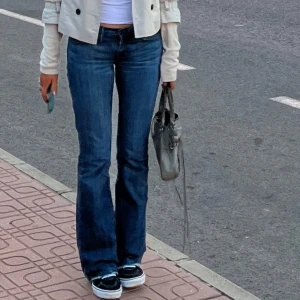 Lågmidjade jeans  - Säljer mina favorit jeans som tyvärr är för små:( från abercrombe fitch, bootcut❤️
