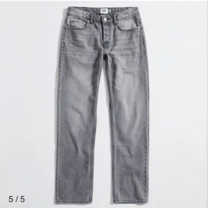 Icon jeans - Säljer gråa jeans från Lager 157 i den populära modellen ”Icon”.
