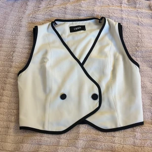 Topp korset  - Korset topp. Never used. I sewed in it a bit since it fitted so lose.