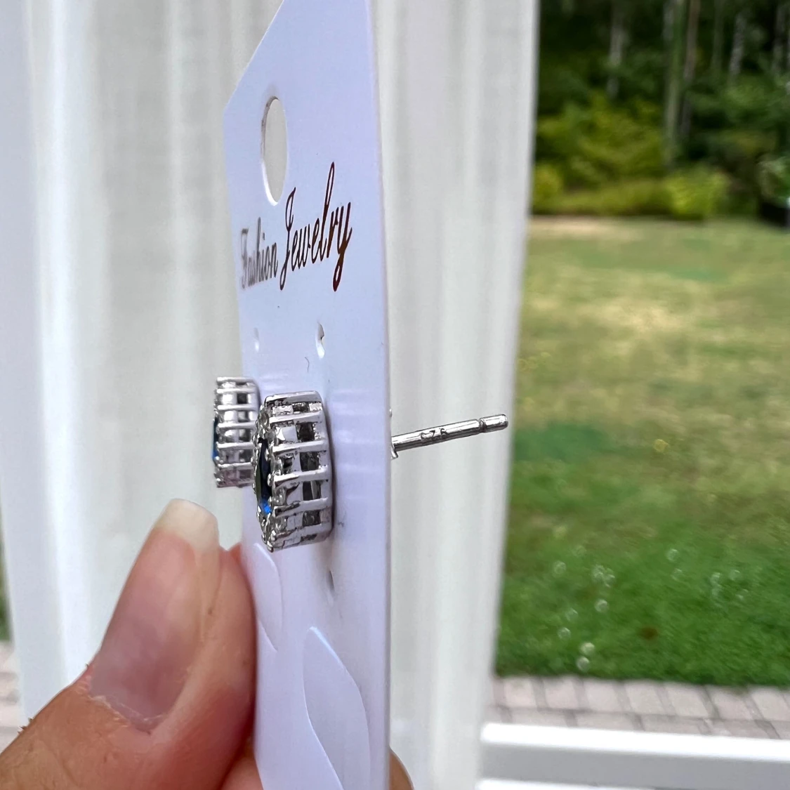 Droppformade örhängen med stenar - 90