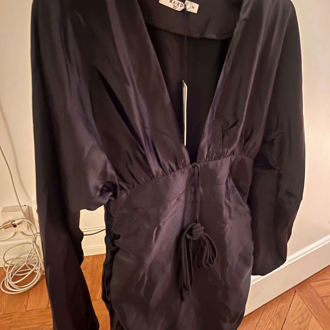 Svart satinklänning - 90