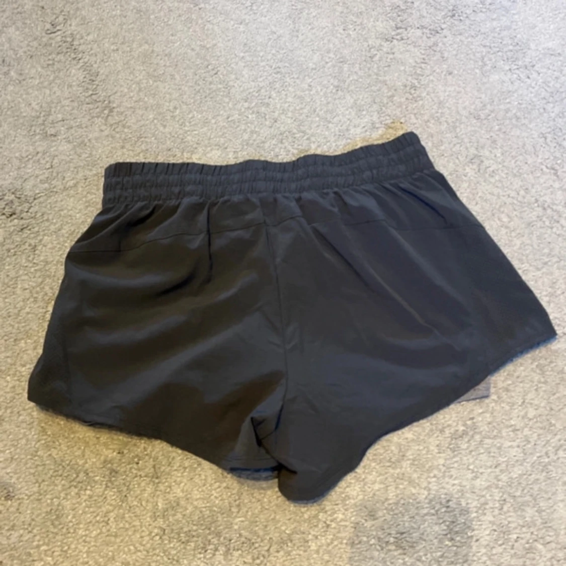 Grå träningsshorts  - 90