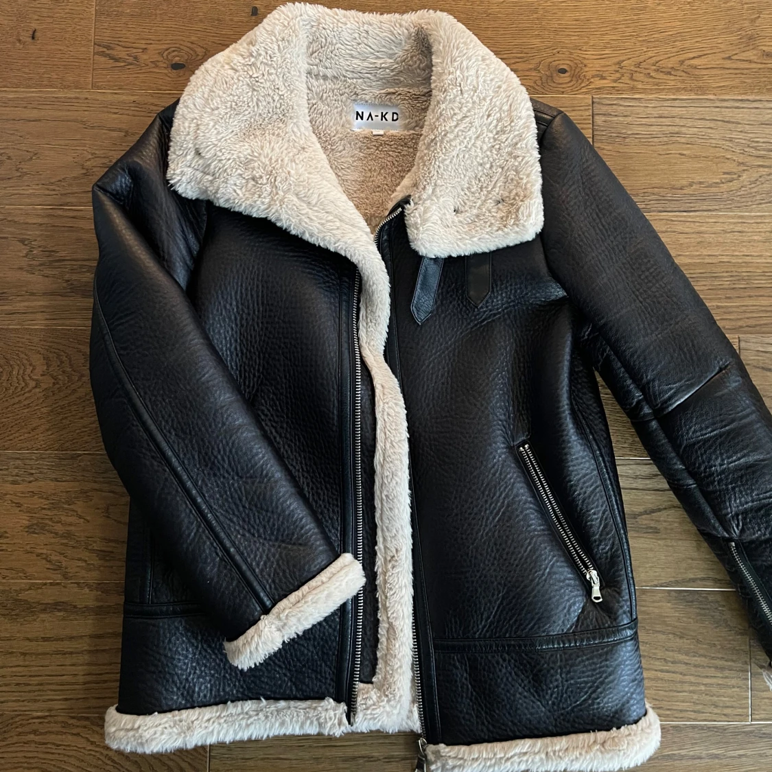 Pilotjacka från NA-KD