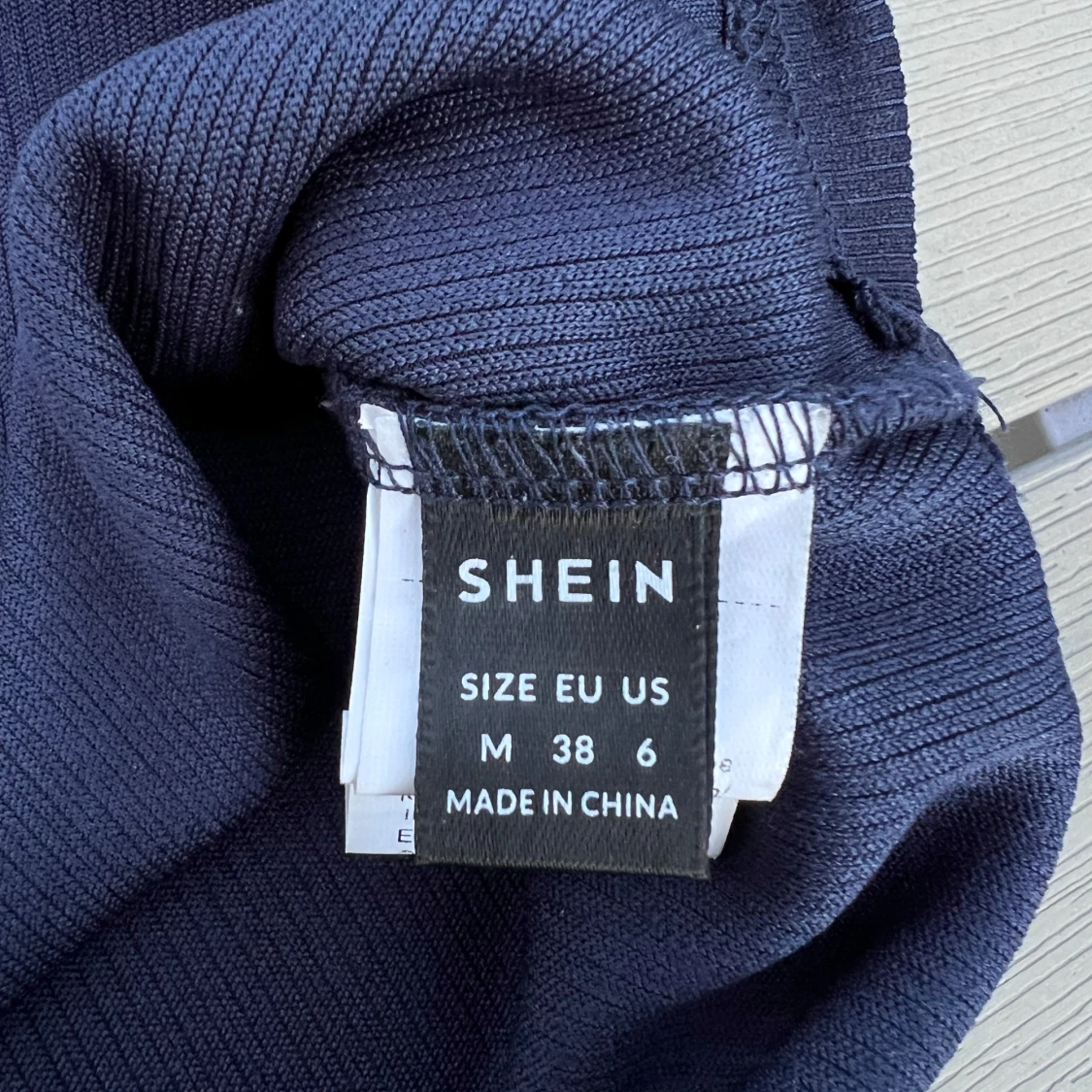 Croppad mörkblå topp - 91