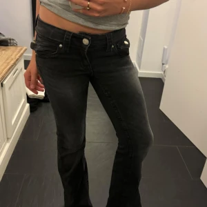 Jättesnygga jeans från Gina Young i storlek 146💗💗💗 - Snygga jeans från Gina som inte passar mig längre så måste sälja💔💗💗