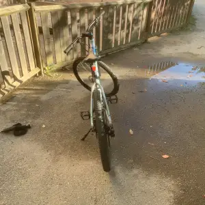 Säljer en rockrider st530 cykel som är i bra skick inte använt mycket alls den kommer med hjälm och lås men jag  köpte den för några månader sedan men inte använt den så mycket och så säljer jag den för att spara upp till en moped!