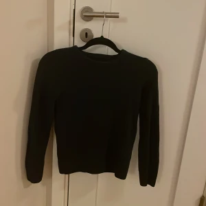 Stickad Jack & Jones tröja - Skick: 7/10 | Nypris: 399 kr | stl: 140