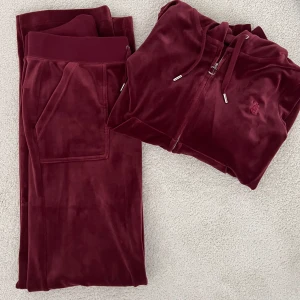 Juicy couture set - Ett juicy set i storlek S, knappt använd❤️ Köpt för 2500