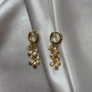 Hedvig earrings  - 45kr per par❤️