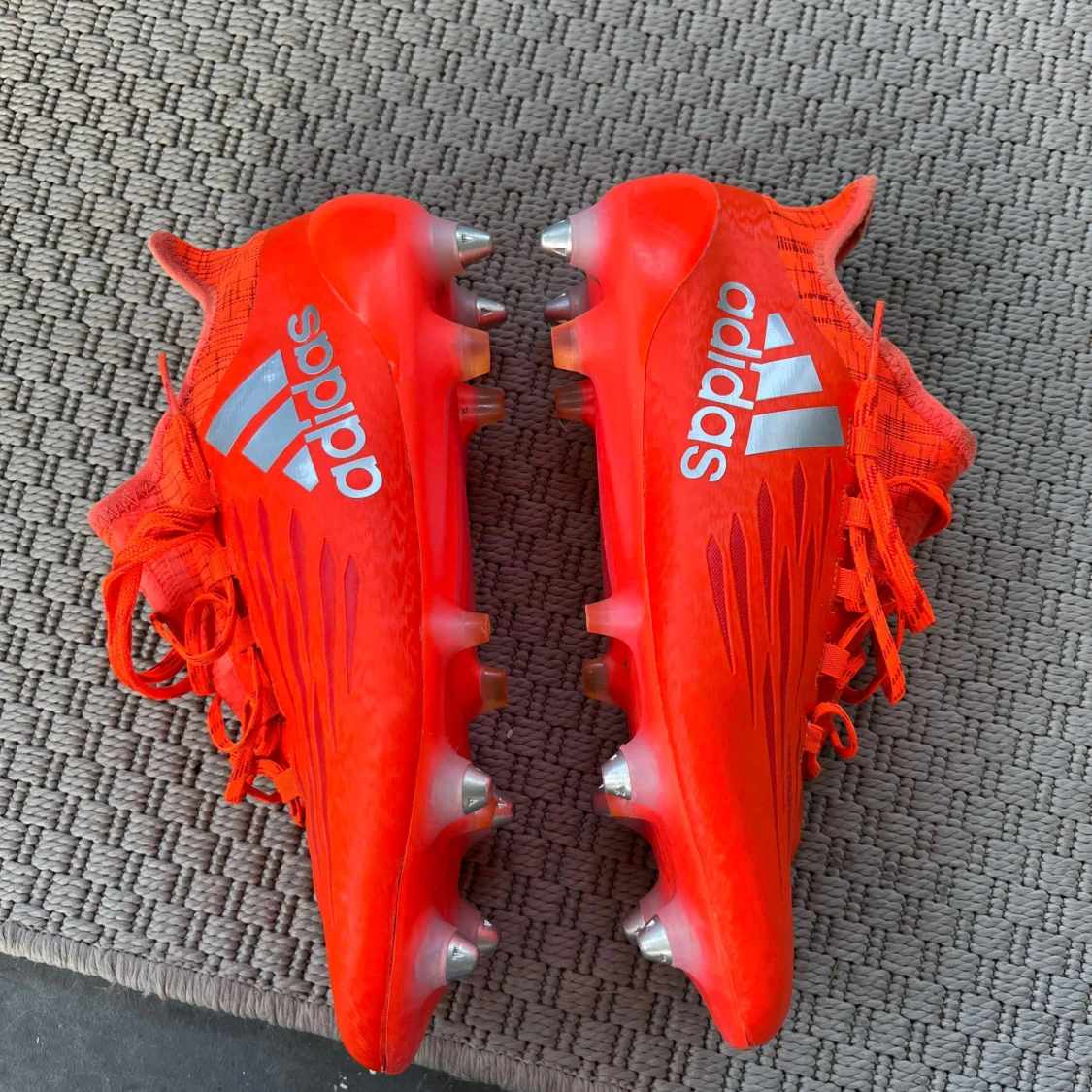 Adidas fotbollskor 