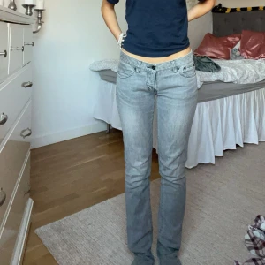 Jeans  - Jätte snygga jeans som inte kommer till någon användning 