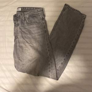 Riktigt feta Jack&Jones Jeans i storlek 30/32, Skick:9/10 använd fåtal gånger.