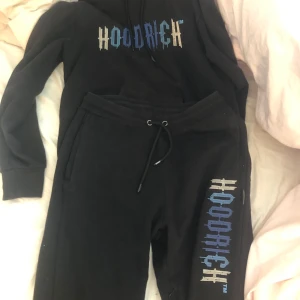 Hoodrish dress  - Väll vårdad 8/10 skick 