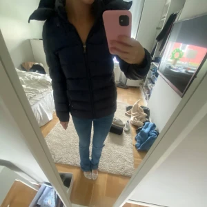 Polo Ralph lauren jacka  - Jätte fin polo Ralph lauren jacka nu till vinter  Säljer då det inte kommer till användning längre passar mig som brukar ha xs-s i jackor. Pris kan diskuteras 