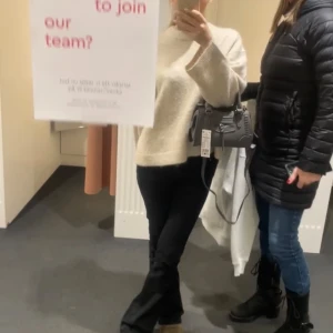 Gina väska - Säljer denna super fina väskan, kan gå ner i pris vid snabb affär!💕💕